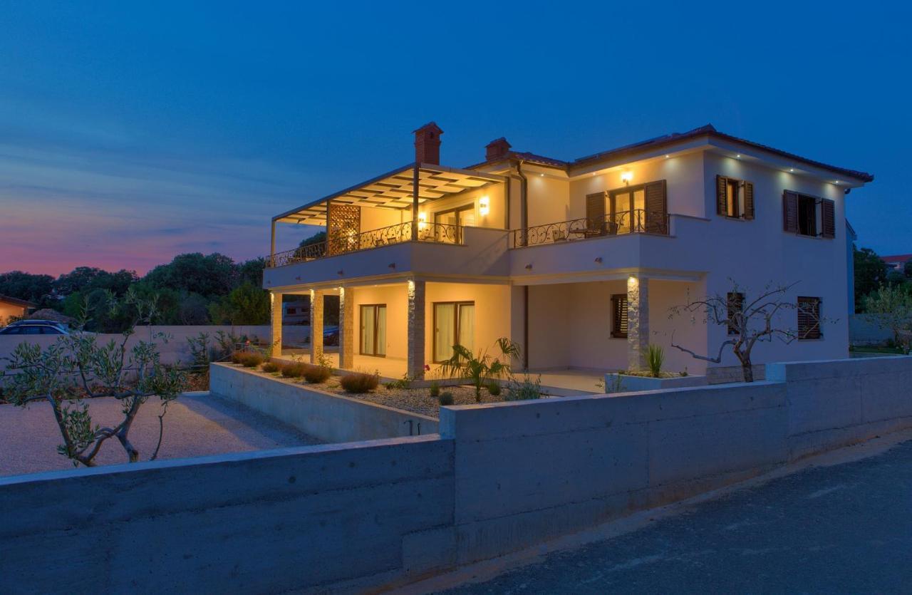 Luxury Apartments Villa Stina Pinezici  Exterior photo