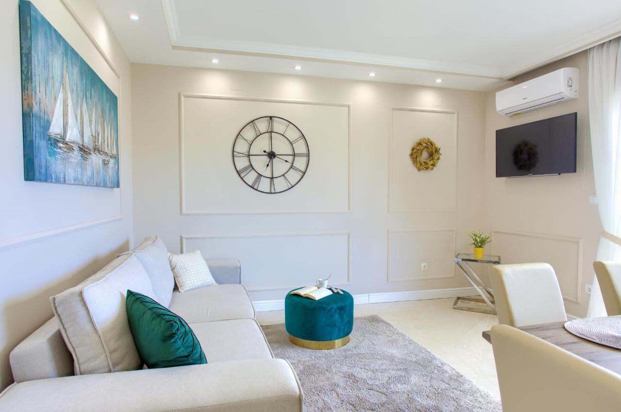 Luxury Apartments Villa Stina Pinezici  Exterior photo